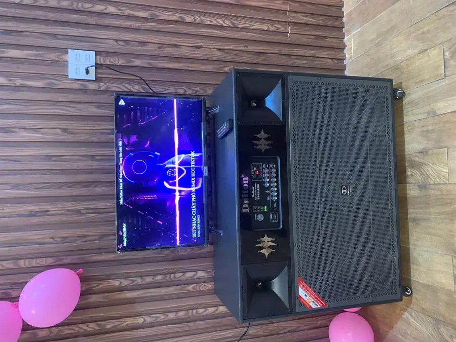 Khách hàng review Loa điện karaoke Dalton TS-18A8500 3000W 7