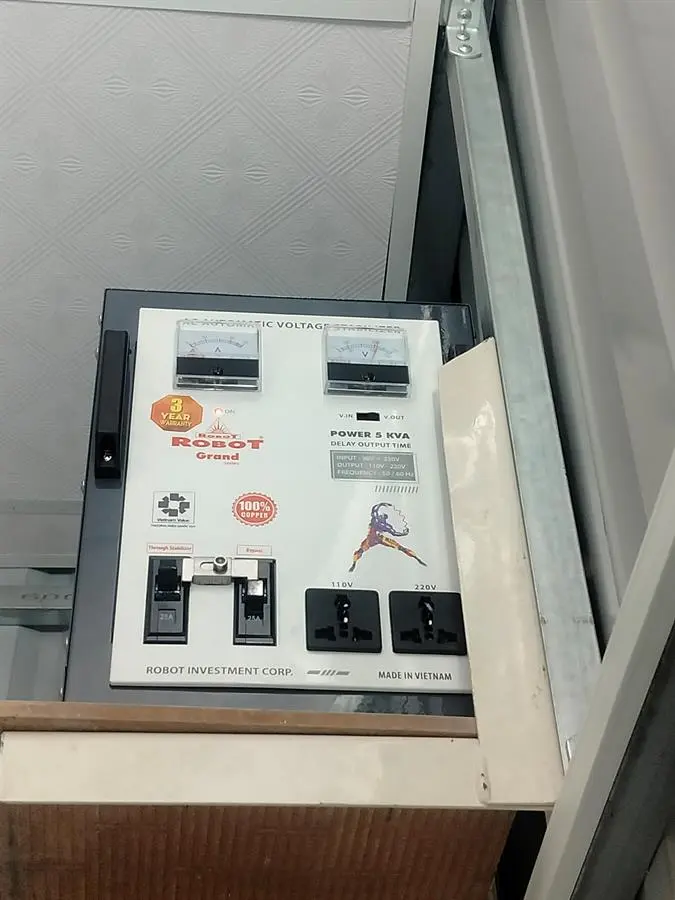Khách hàng review Ổn áp Robot 1 pha 5KVA 90 6