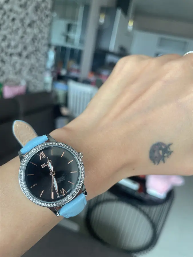 Khách hàng review Đồng hồ ELIO 30 mm Nữ EL091-01 3