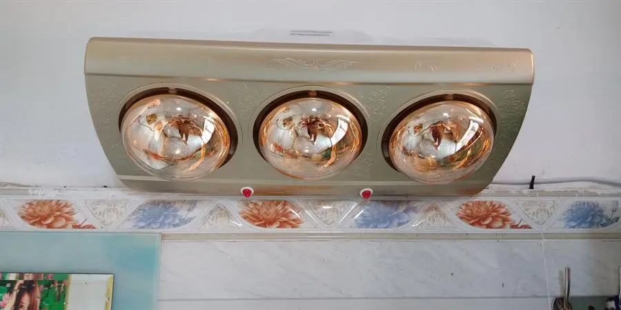 Khách hàng review Đèn sưởi nhà tắm Sunhouse SHD3813 825W 1