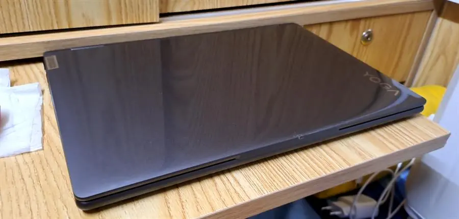 Khách hàng review Laptop Lenovo Yoga 7 14IAL7 i5 1240P/16GB/512GB/Touch/Pen/Win11 (82QE000RVN) 3