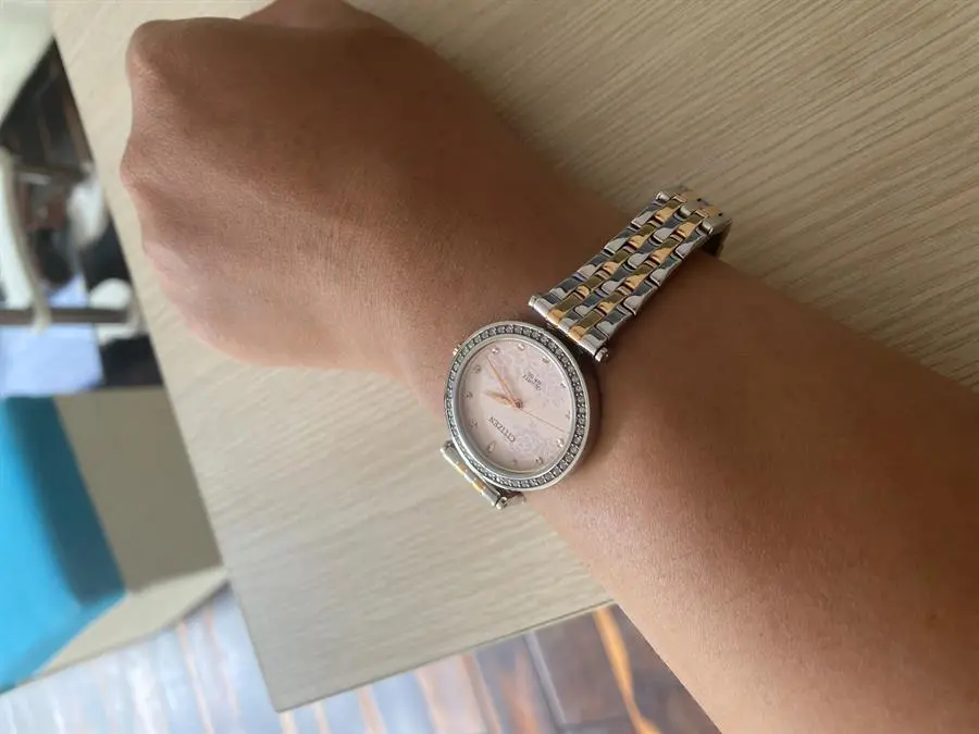 Khách hàng review Đồng hồ CITIZEN 30 mm Nữ ER0218-53X 2