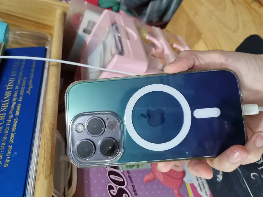 Khách hàng review Ốp lưng MagSafe iPhone 14 Pro Kính viền dẻo GLASS GRA-SIMPLE JM 1