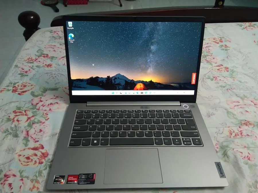 Khách hàng review Laptop Lenovo ThinkBook 14 G3 ACL R7 5700U/8GB/512GB/Win11 (21A200CSVN) 2