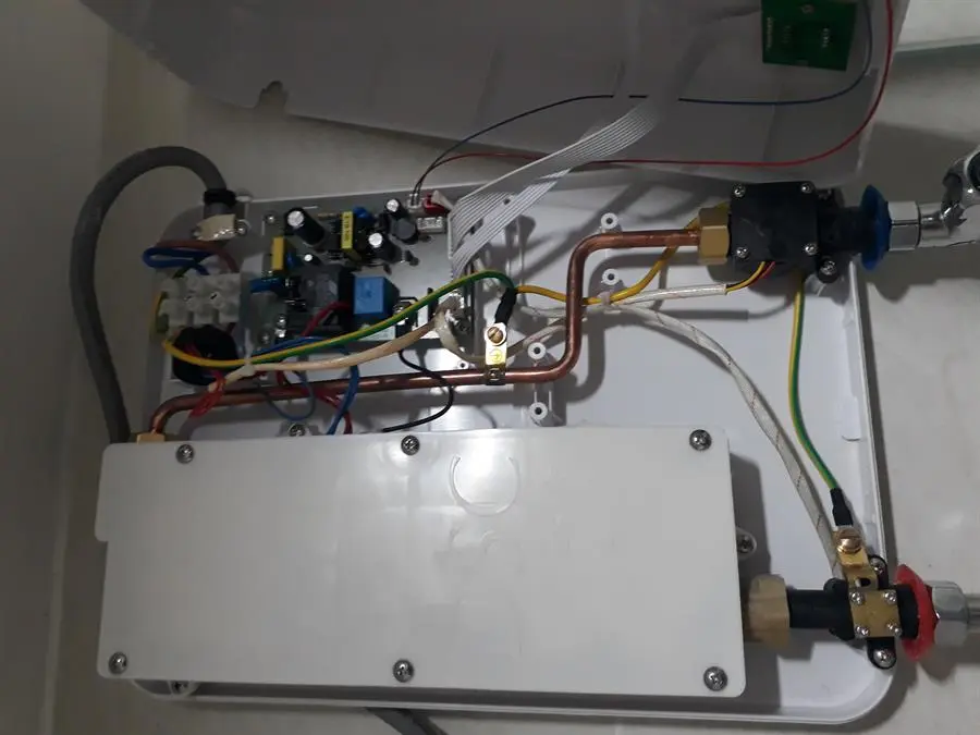 Khách hàng review Máy nước nóng trực tiếp Kangaroo 4000W KG589G 1
