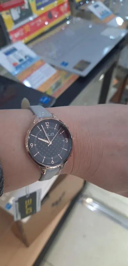 Khách hàng review Đồng hồ ELIO 32 mm Nữ EL102-02 2