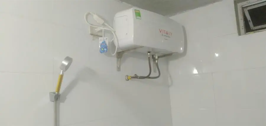 Khách hàng review Máy nước nóng gián tiếp Ariston 20 lít 2500W VITALY 20 SLIM 2.5 FE 16