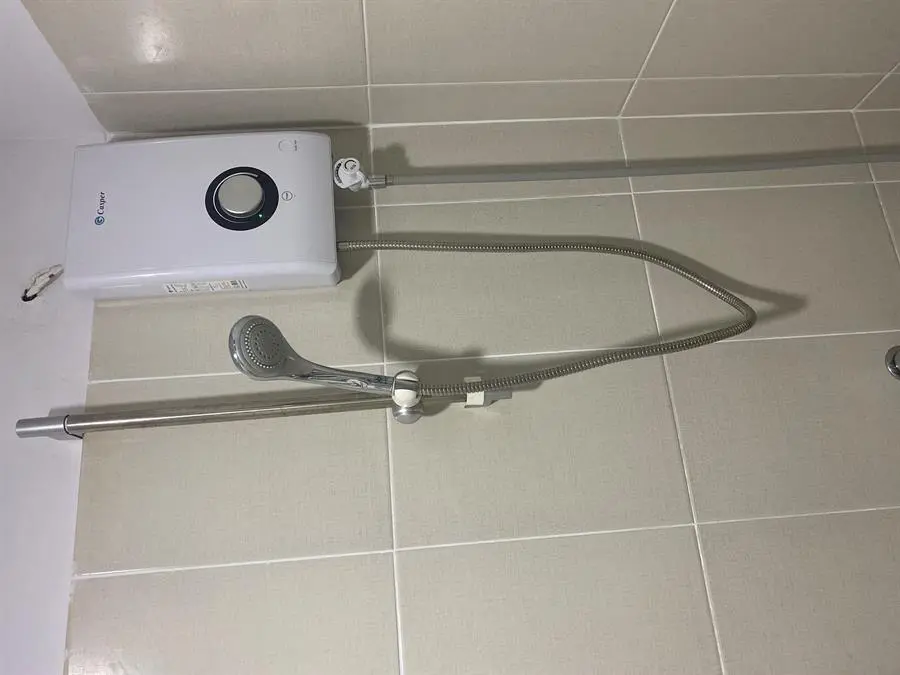 Khách hàng review Máy nước nóng trực tiếp Casper 4500W EP-45TH11 10