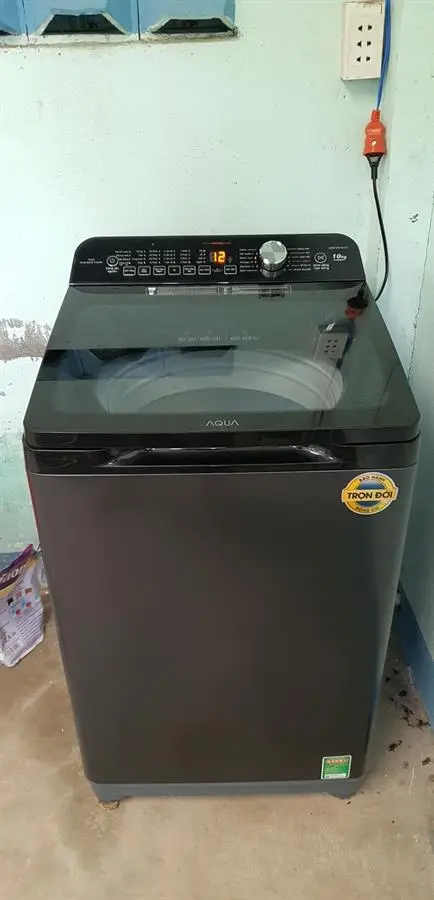 Khách hàng review Máy giặt Aqua Inverter 10 KG AQW-DR101GT BK 7