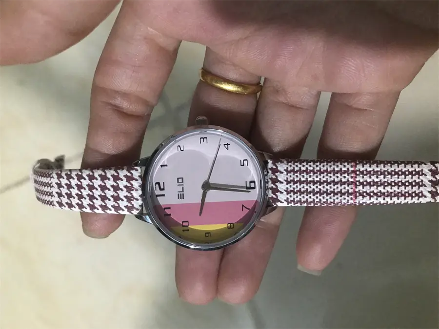 Khách hàng review Đồng hồ ELIO Nắng Xuân 32 mm Nữ EL027-01 10