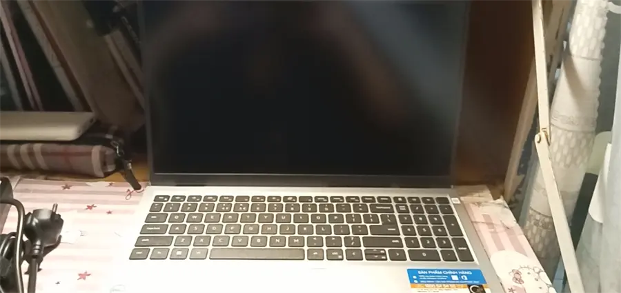 Khách hàng review Laptop Dell Inspiron 15 3511 i5 1135G7/8GB/512GB/2GB MX350/Office H 4