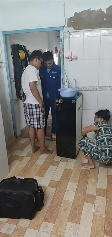 Khách hàng review Máy lọc nước RO nóng nguội lạnh Hydrogen Karofi KAD-X39 10 lõi 140