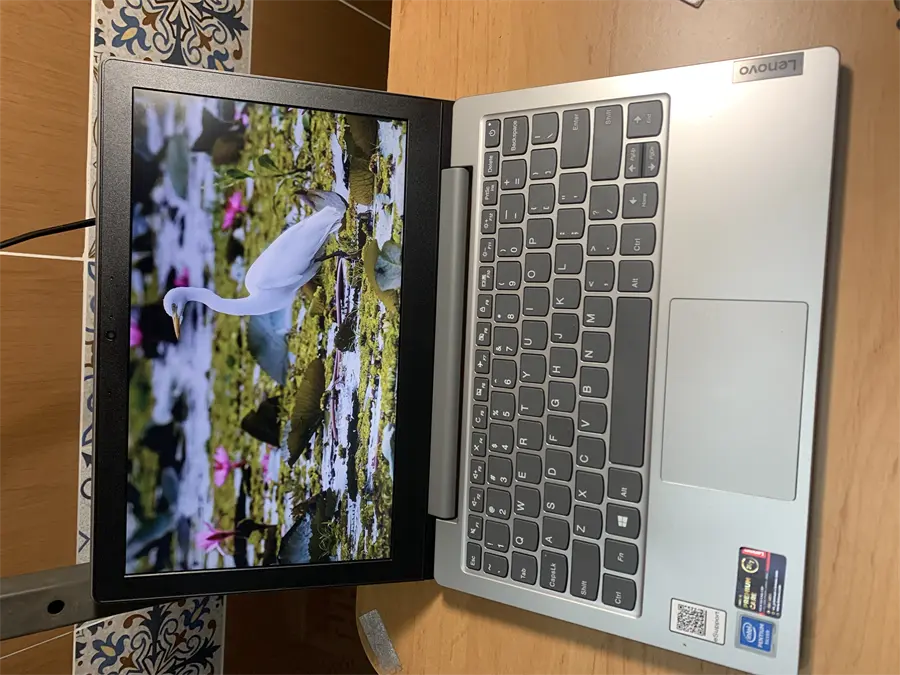 Khách hàng review Laptop Lenovo Ideapad 1 11IGL05 N5030/4GB/256GB/Win11 (81VT006FVN) 1