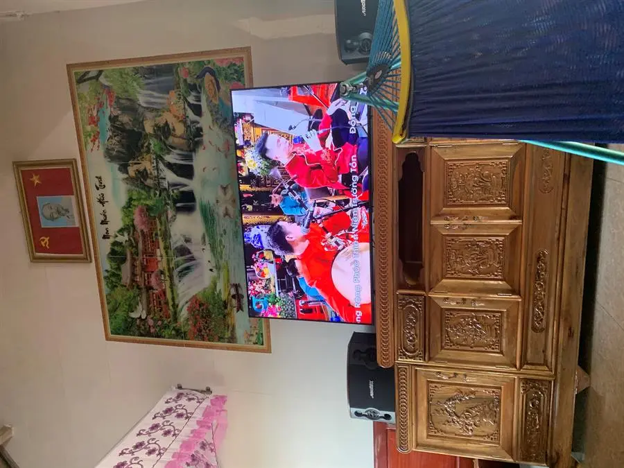 Khách hàng review Smart Tivi Crystal UHD Samsung 4K 55 inch UA55AU8100 30
