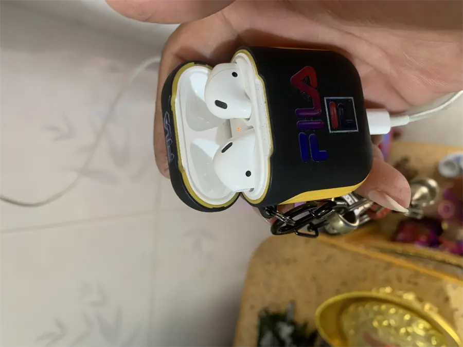 Khách hàng review Tai nghe Bluetooth AirPods 2 Lightning Charge Apple MV7N2 28