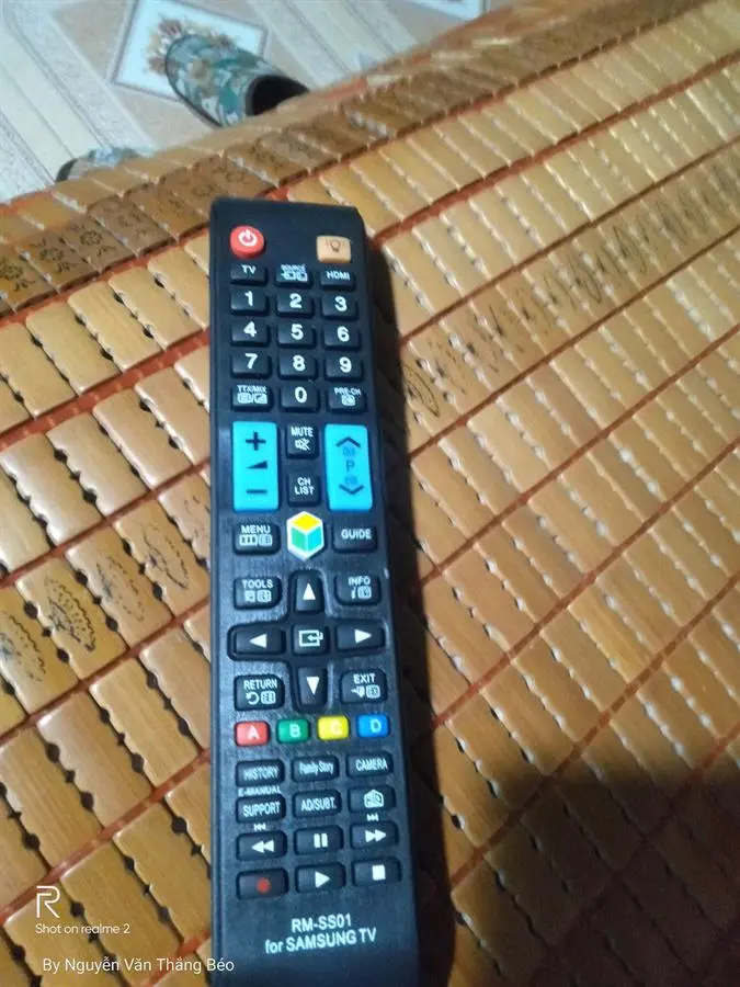 Khách hàng review Điều khiển Tivi LCD-LED Samsung COSANO RM-SS01 Đen 4
