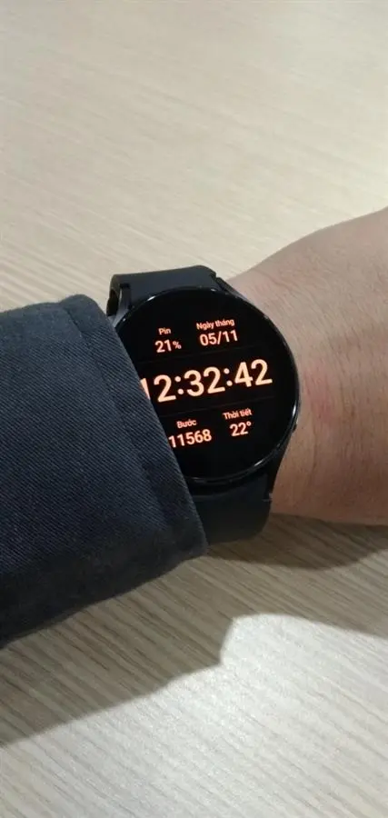 Khách hàng review Đồng hồ thông minh Samsung Galaxy Watch4 LTE 44mm 2