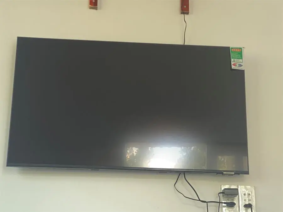 Khách hàng review Smart Tivi Samsung 4K Crystal UHD 43 inch UA43AU8100 12