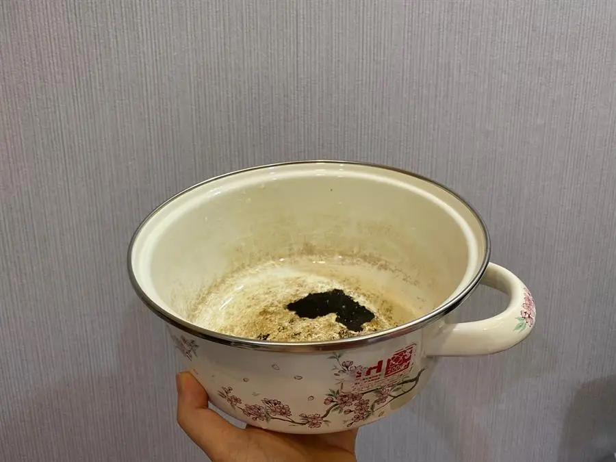 Khách hàng review Nồi thép Nippon tráng men nắp kính 20 cm Fujihoro SKW-12G 2