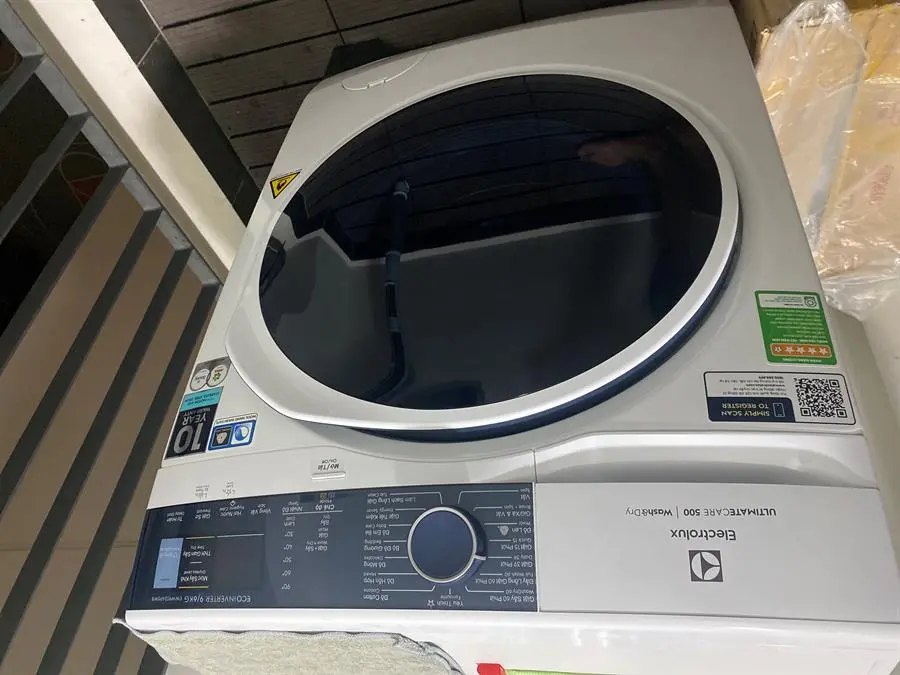 hách hàng review Máy giặt sấy Electrolux UltimateCare 500 Inverter giặt 9 kg - sấy 6 kg EWW9024P5WB 6