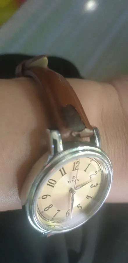 Khách hàng review Đồng hồ TITAN 33 mm Nữ 2554SL01 6