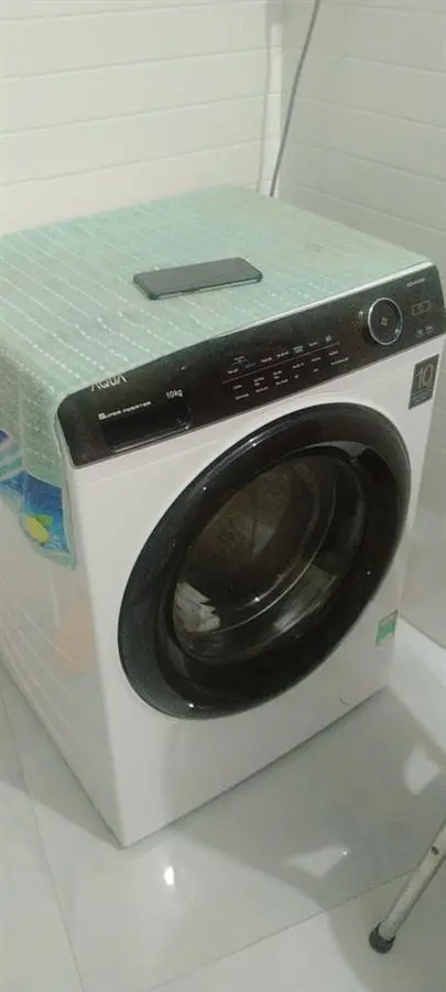 Khách hàng review Máy giặt Aqua Inverter 10 KG AQD-A1000G W 2