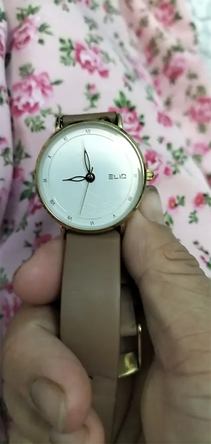 Khách hàng review Đồng hồ ELIO Nắng Xuân 32 mm Nữ EL071-02 3