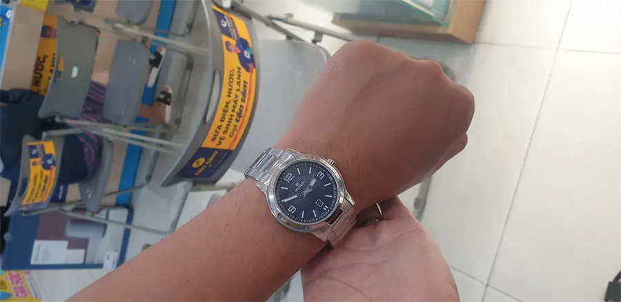 Khách hàng review Đồng hồ TITAN 42 mm Nam 1730SM03 1