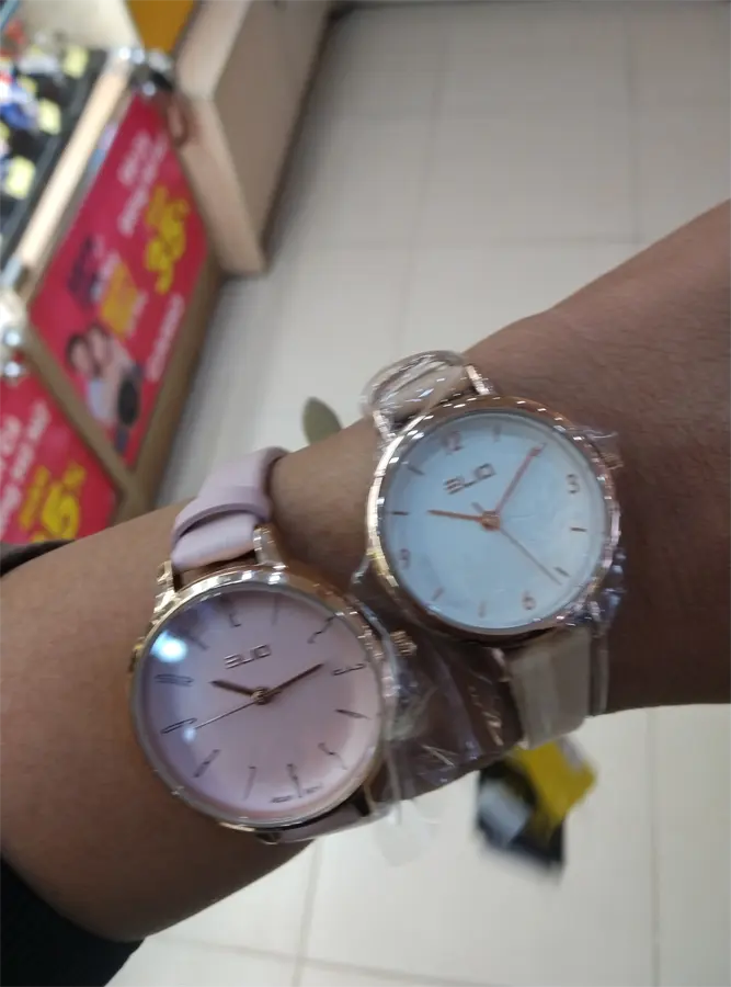 Khách hàng review Đồng hồ ELIO Xmas 26 mm Nữ ES100-02 2