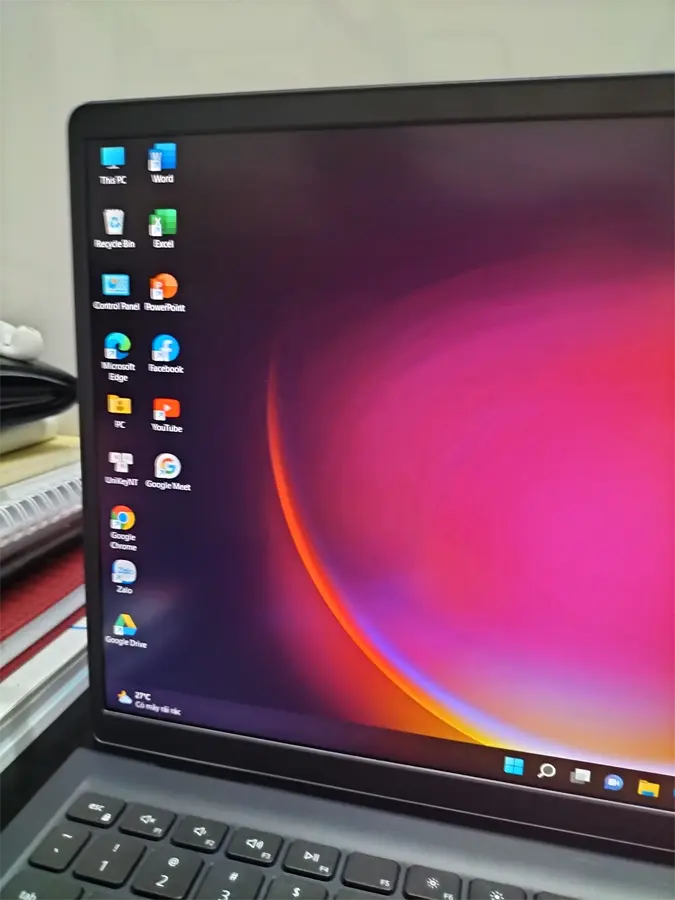Khách hàng review Laptop Dell Vostro 3510 i5 1135G7/8GB/512GB/2GB MX350/OfficeHS/Win11 (P112F002BBL) 1