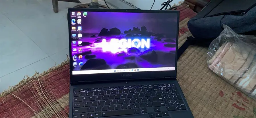 Khách hàng review Laptop Lenovo Gaming Legion 5 15ACH6 R7 5800H/8GB/512GB/4GB RTX3050Ti/165Hz/Win11 (82JW00KMVN) 3