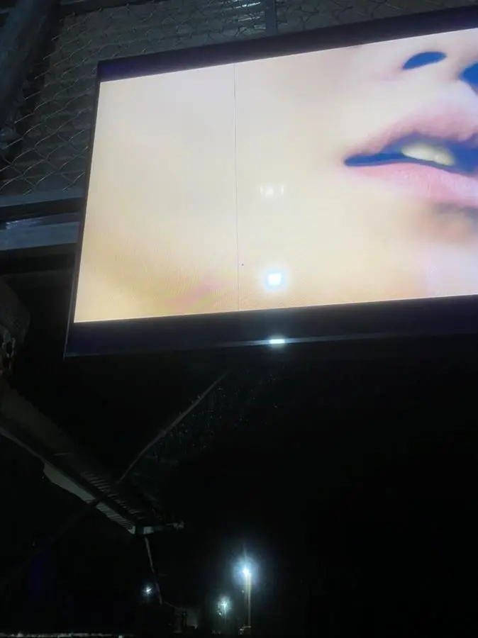 Khách hàng review Smart Tivi Samsung 4K Crystal UHD 50 inch UA50AU9000 1