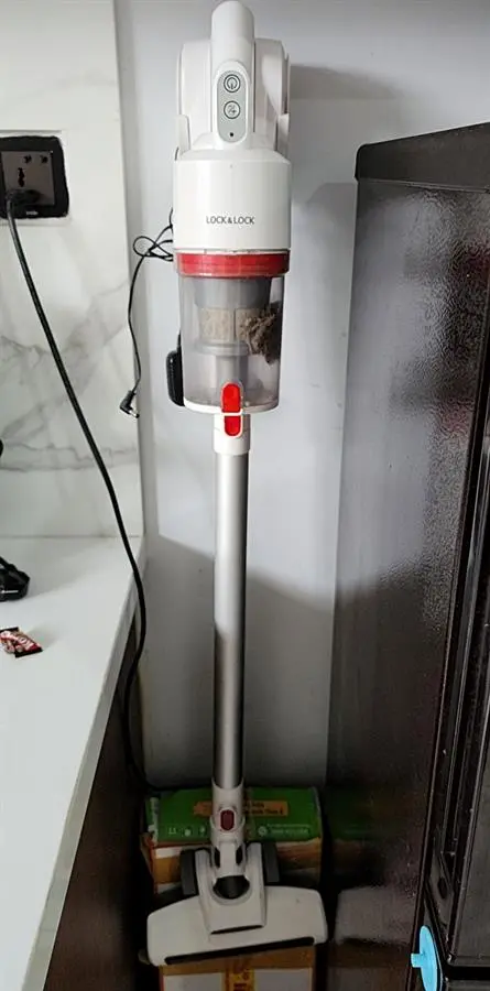 Khách hàng review Máy hút bụi không dây Lock 1