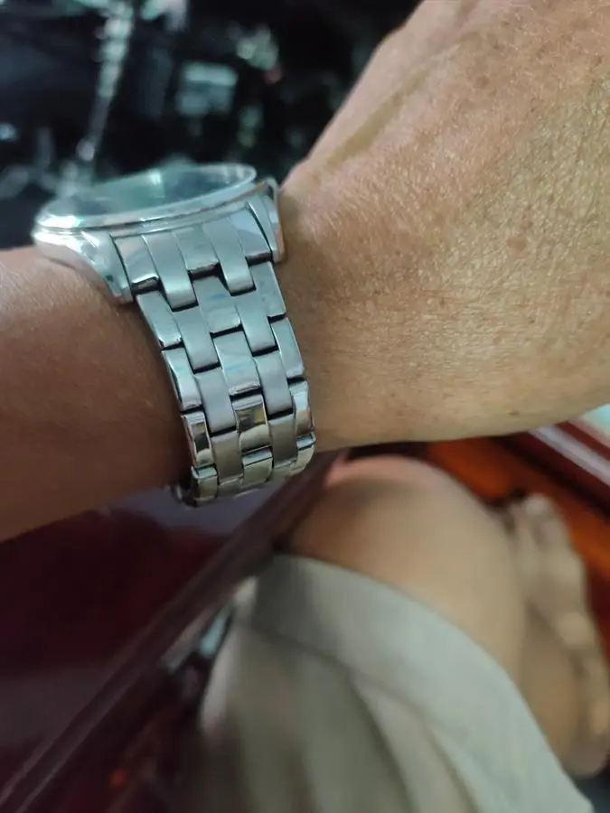 Khách hàng review Đồng hồ ADRIATICA 41 mm Nam A8279.5155Q 4