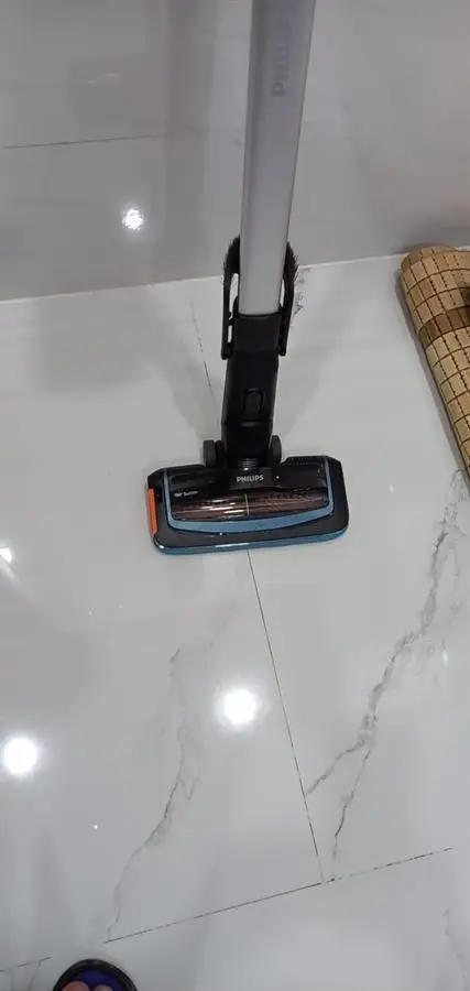 Khách hàng review Máy hút bụi lau nhà Philips FC6728 4