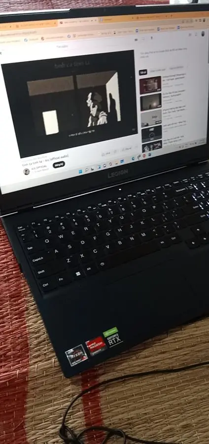 Khách hàng review Laptop Lenovo Gaming Legion 5 15ACH6 R5 5600H/8GB/512GB/4GB RTX3050/165Hz/Win11 (82JW00KLVN) 1