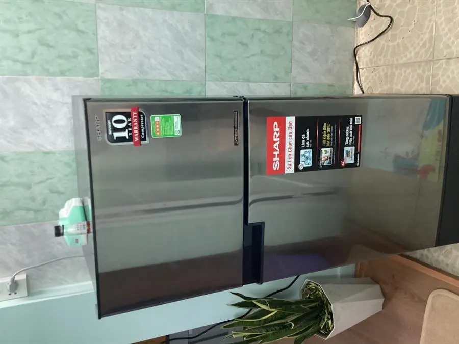 Khách hàng review Tủ lạnh Sharp Inverter 150 lít SJ-X176E-SL 5
