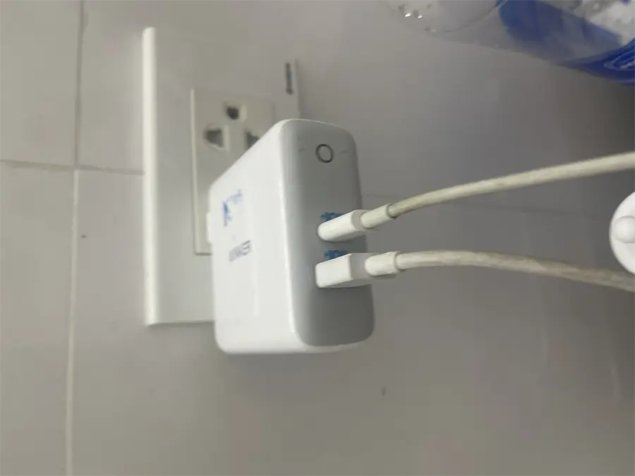 Khách hàng review Adapter sạc 2 cổng USB Type C PD 45W Anker PowerPort Atom III A2322 1