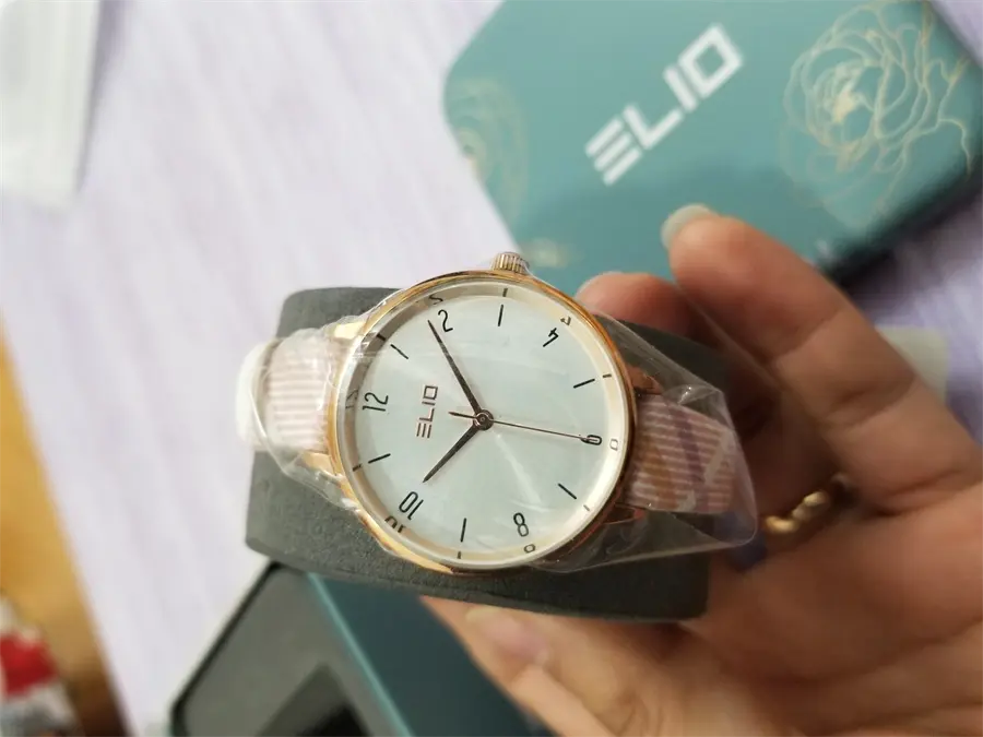 Khách hàng review Đồng hồ ELIO Nắng Xuân 32 mm Nữ EL025-02 2
