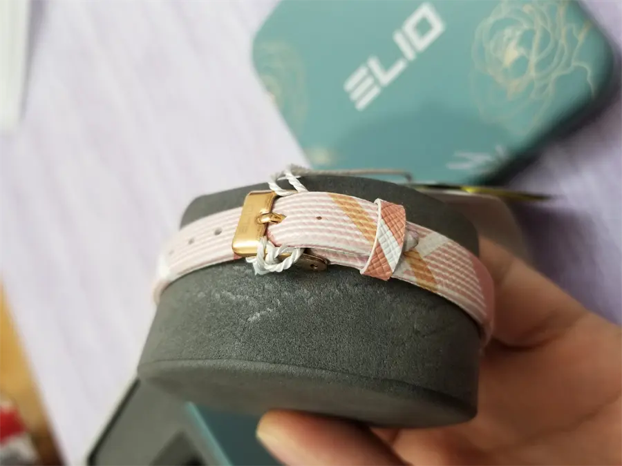Khách hàng review Đồng hồ ELIO Nắng Xuân 32 mm Nữ EL025-02 3