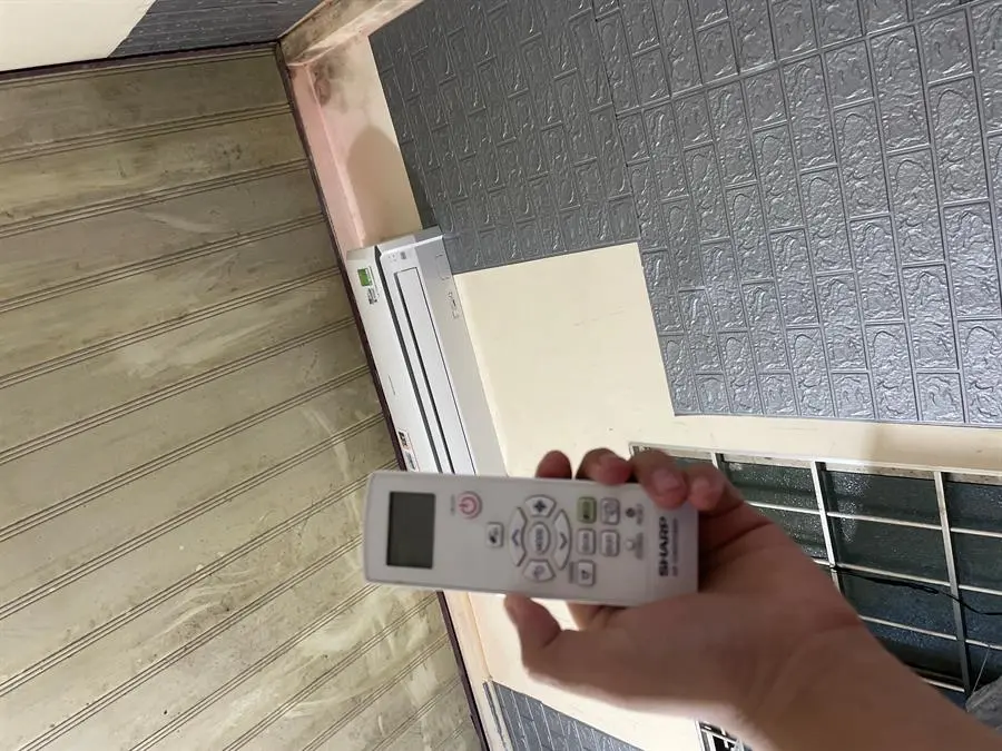 Khách hàng review Máy lạnh Sharp Inverter 1 HP AH-X10ZW 2