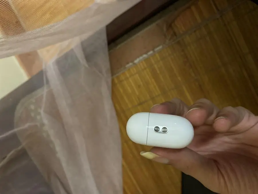 Khách hàng review Tai nghe Bluetooth AirPods Pro (2nd Gen) MagSafe Charge (Lightning) Apple MQD83 22