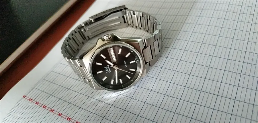 Khách hàng review Đồng hồ Q 3