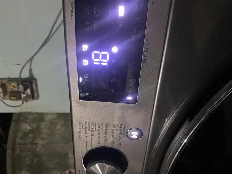 Khách hàng review Máy giặt LG AI DD Inverter 9 kg FV1409S2V 8