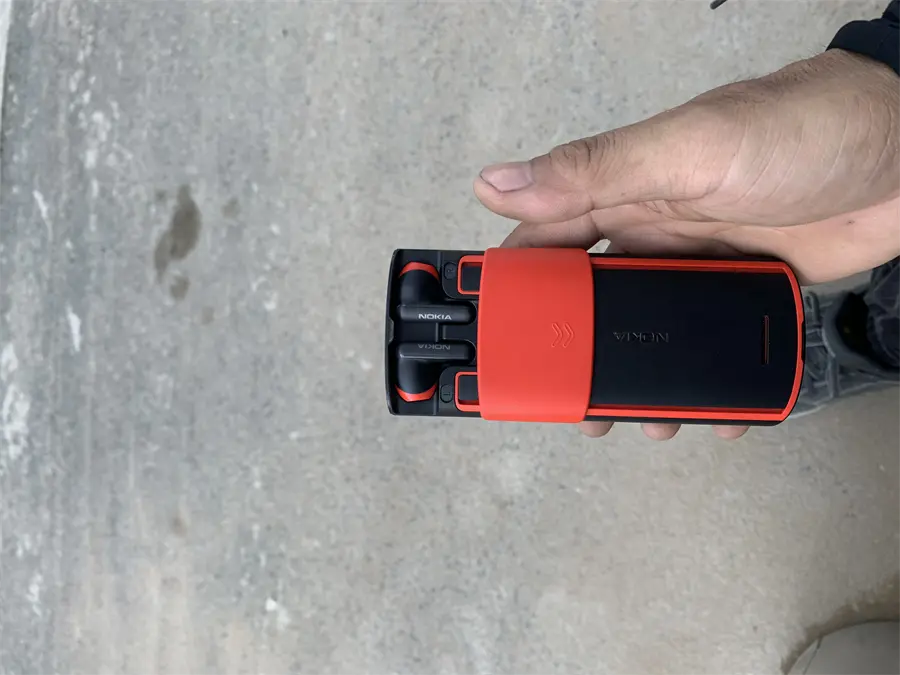 Khách hàng review Điện thoại Nokia 5710 1