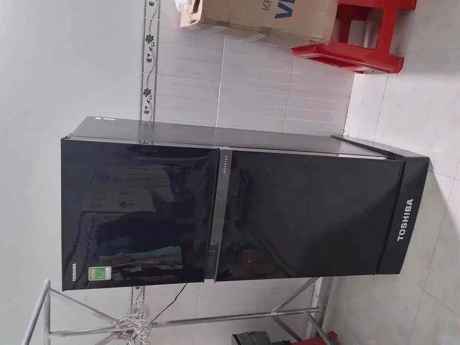 Khách hàng review Tủ lạnh Toshiba Inverter 194 lít GR-A25VM(UKG1) 1