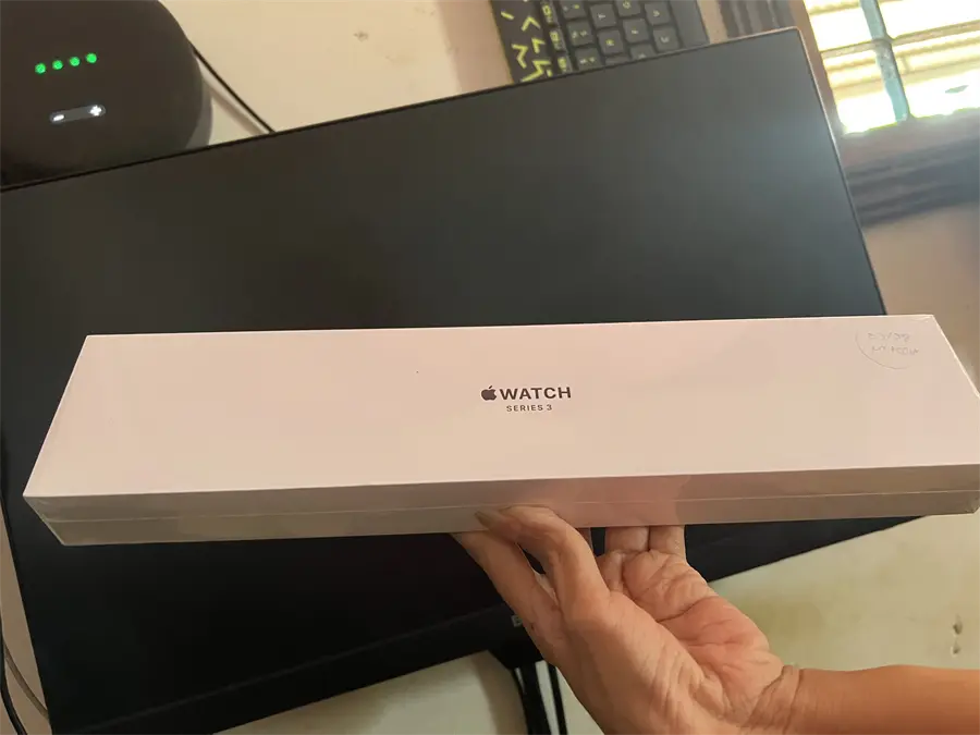 Khách hàng review Đồng hồ thông minh Apple Watch S3 GPS 38mm viền nhôm dây silicone 7