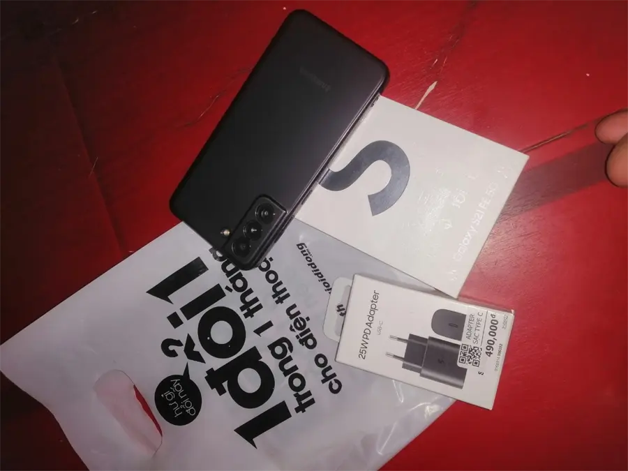 Khách hàng review Điện thoại Samsung Galaxy S21 FE 5G (8GB/128GB) 10