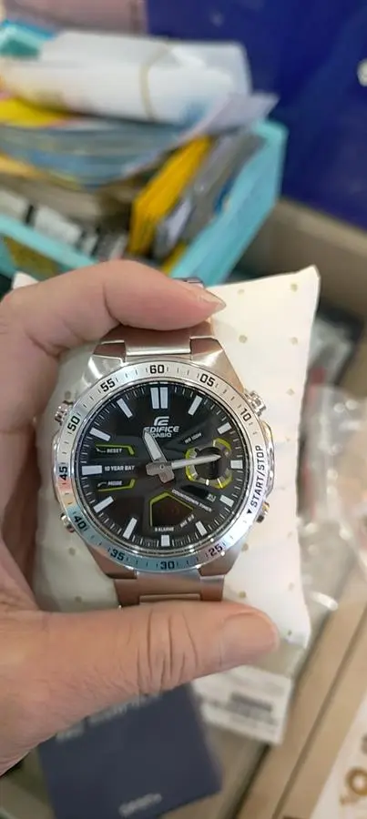 Khách hàng review Đồng hồ EDIFICE CASIO 46.9 mm Nam EFV-C110D-1A3VDF 2