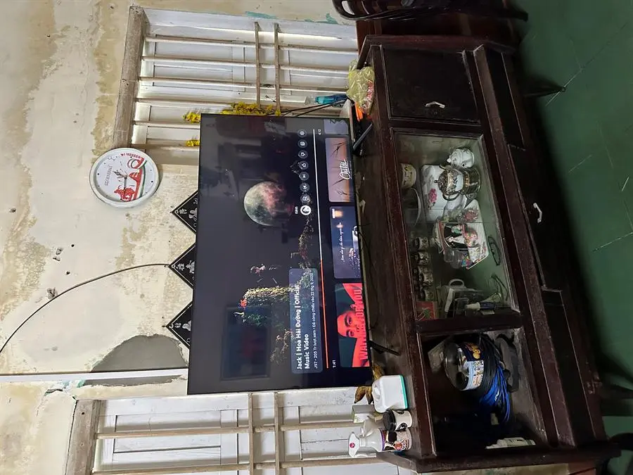 Khách hàng review Smart Tivi Samsung 4K Crystal UHD 55 inch UA55AU7200 9